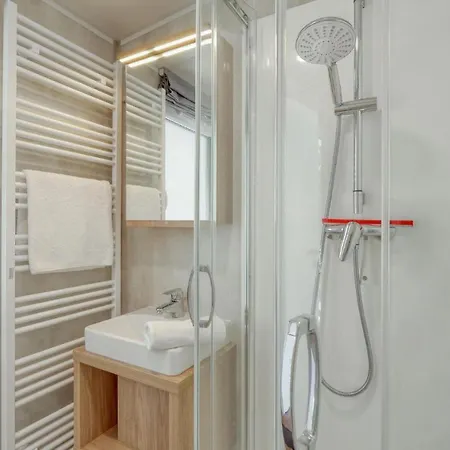 Tiny Haus 30 Am Brombachsee Holiday home Pleinfeld