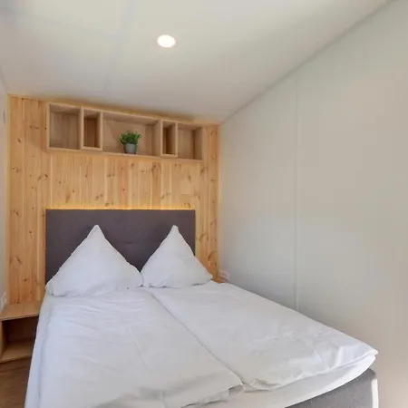 Holiday home Tiny Haus 30 Am Brombachsee *